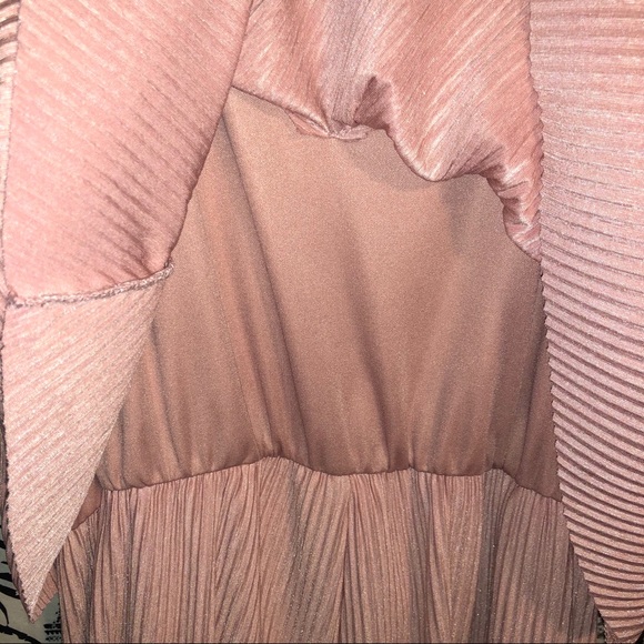 Light pink tank/shorts romper xs - Picture 4 of 6